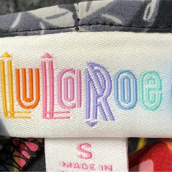 LuLaRoe Lindsay Open Front Floral Kimono Cardigan High Low Black Roses Size S - Picture 5 of 6